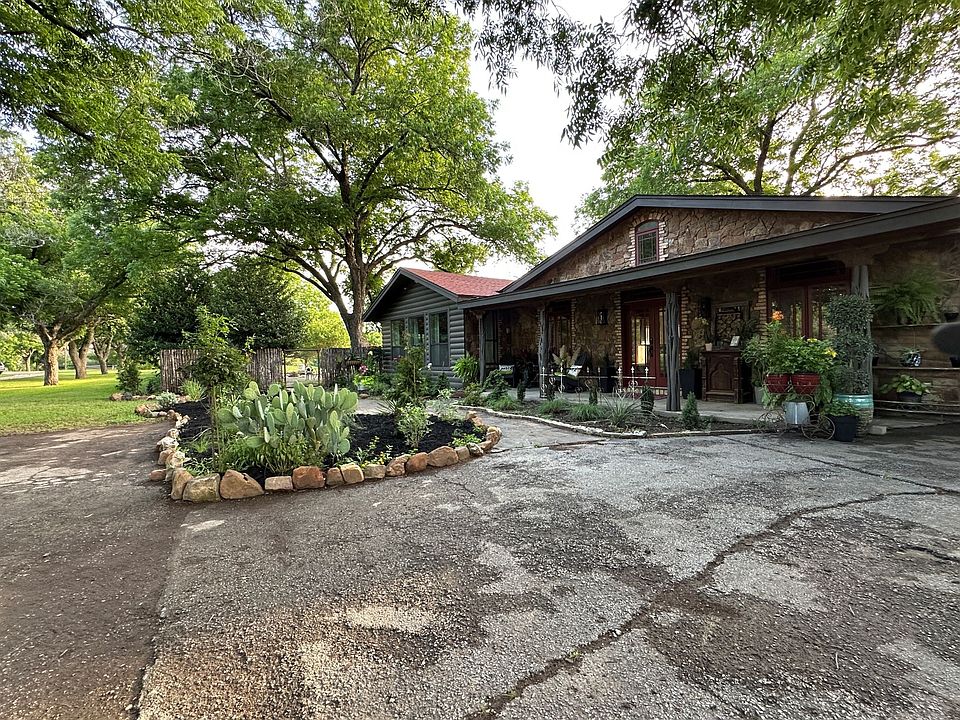 1st image of 4000 Pecan Ln