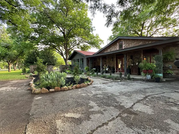 4000 Pecan Ln, Benbrook, TX 76116