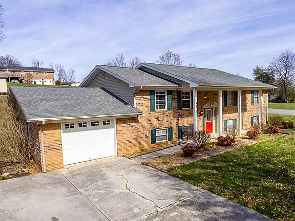 3rd image of 4475 Brockwood Dr