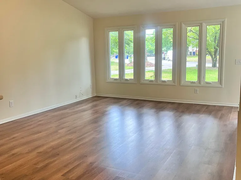 118 Fletcher Pl — Photo 2