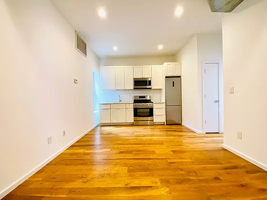 Rented by Blue Egg Realty Corp | media 15