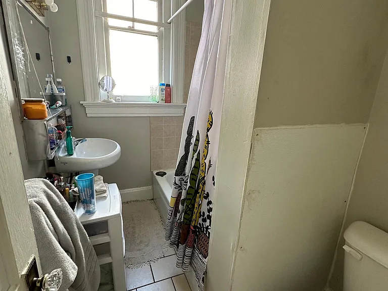 228 W McMillan St #3 — Photo 4