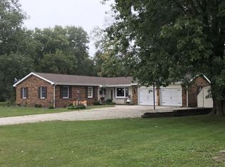 615 W 10th St, Neoga, IL 62447