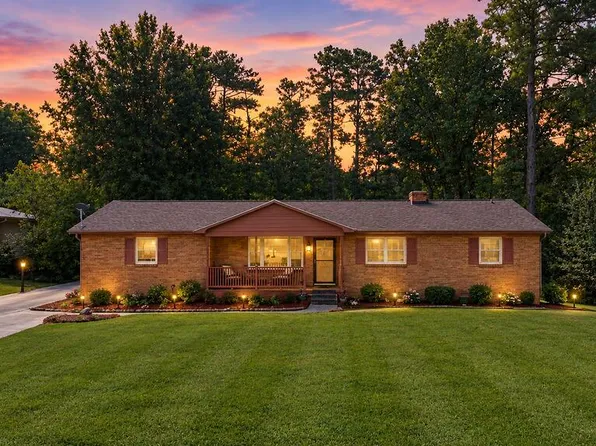 404 Lake Forest Rd, Greenwood, SC 29649