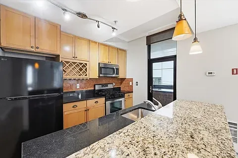 610 Newark St — Photo 10