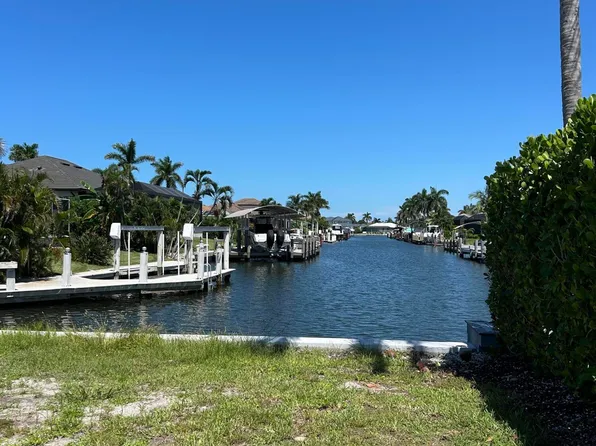 930 Goldenrod Ave, Marco Island, FL 34145