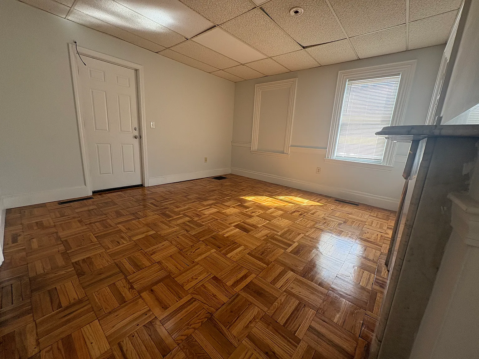 83 E Main St — Photo 3