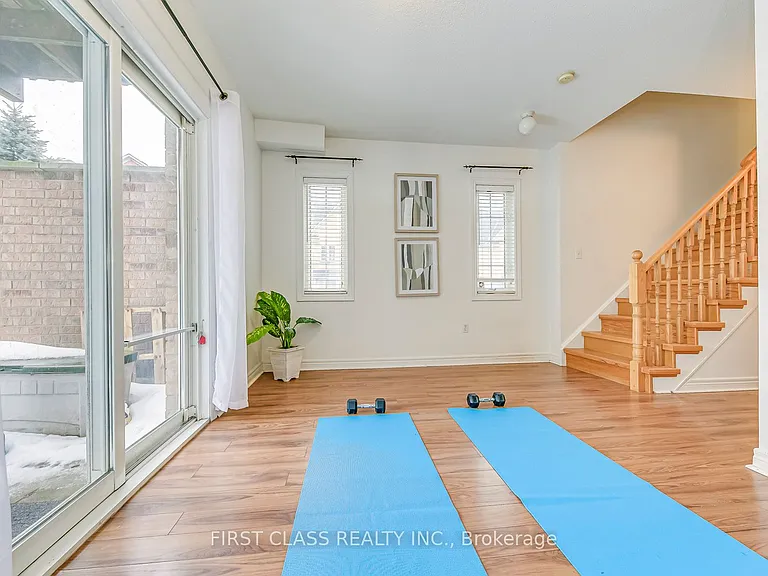 1128 Dundas St W #25 — Photo 37