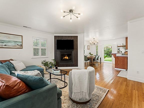 2nd image of 3146 Lake Dr