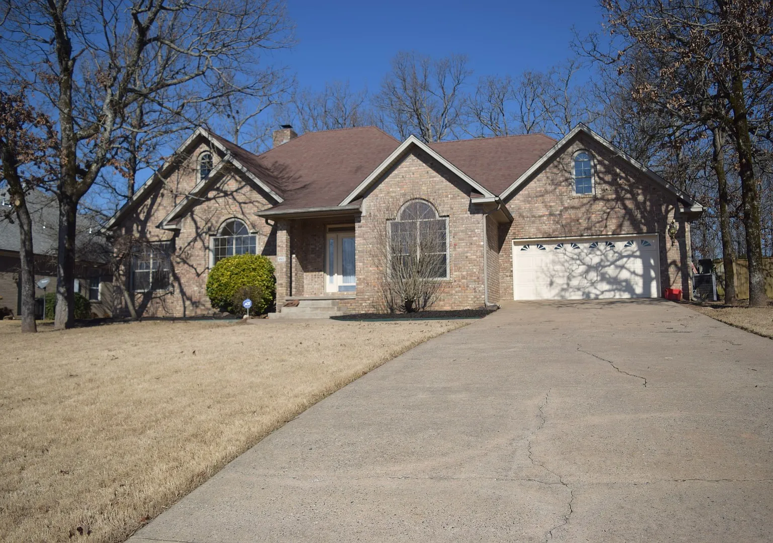 3 bed, 2.0 bath, 2450 sqft, $2,395 — Photo 2