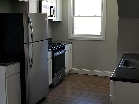 4th image of 153 Howard Ave #3L