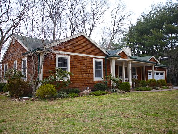2nd image of 23 Amherst Ct