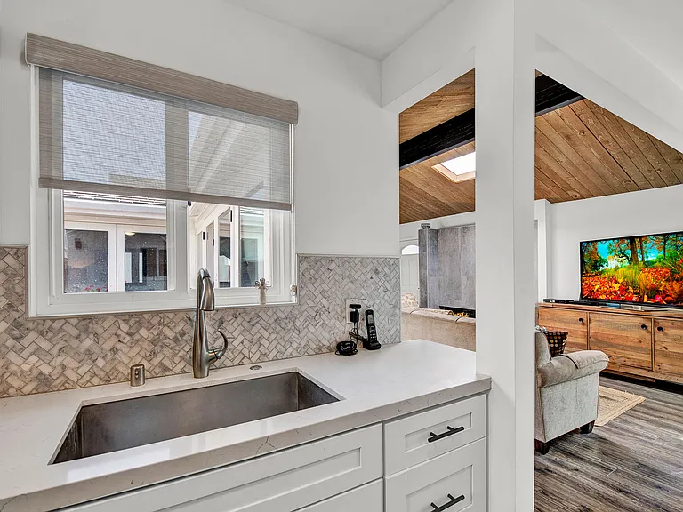 347 Walnut St — Photo 5