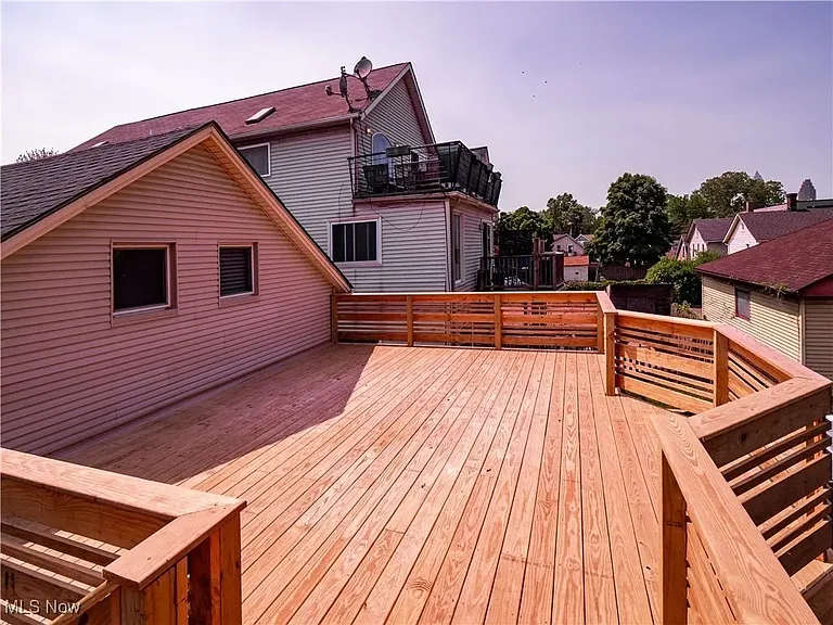 2295 Thurman Ave — Photo 36