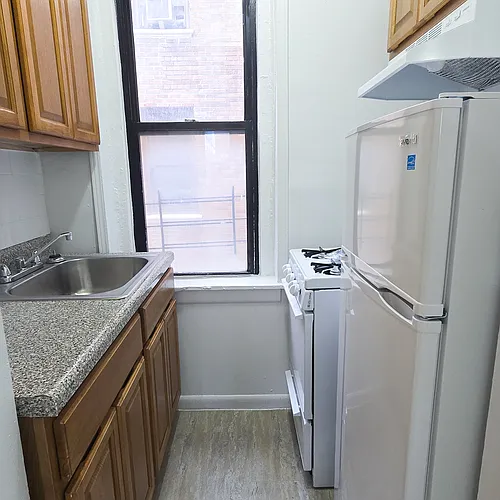 721 Walton Ave #D4 Photo 1 721 Walton Ave #D4 Photo 1
