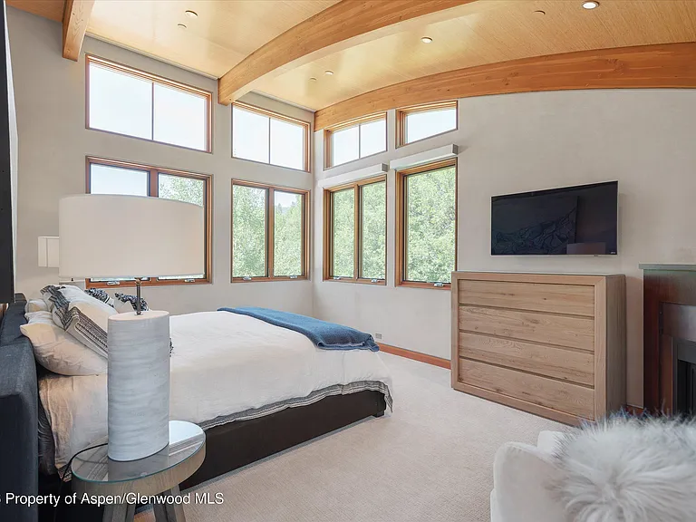 2556 Lower River Rd — Photo 26