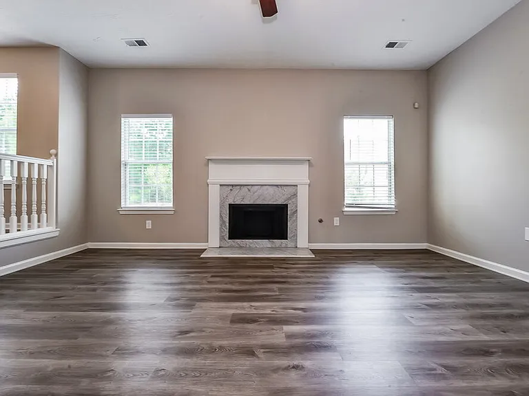 657 Howell Dr — Photo 4