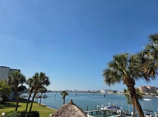 650 Island Way APT 202, Clearwater, FL 33767
