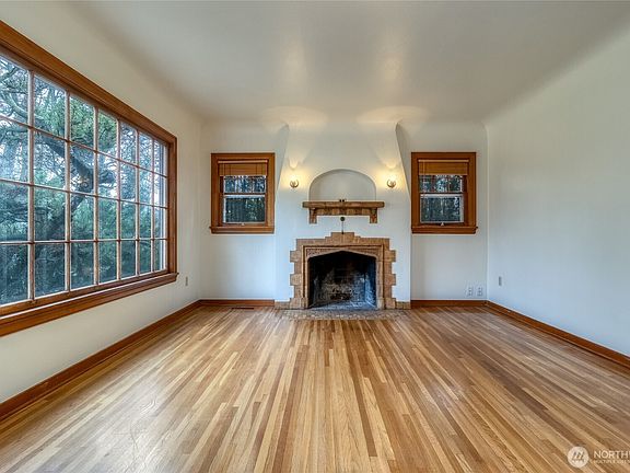 3rd image of 811 Estrella Avenue