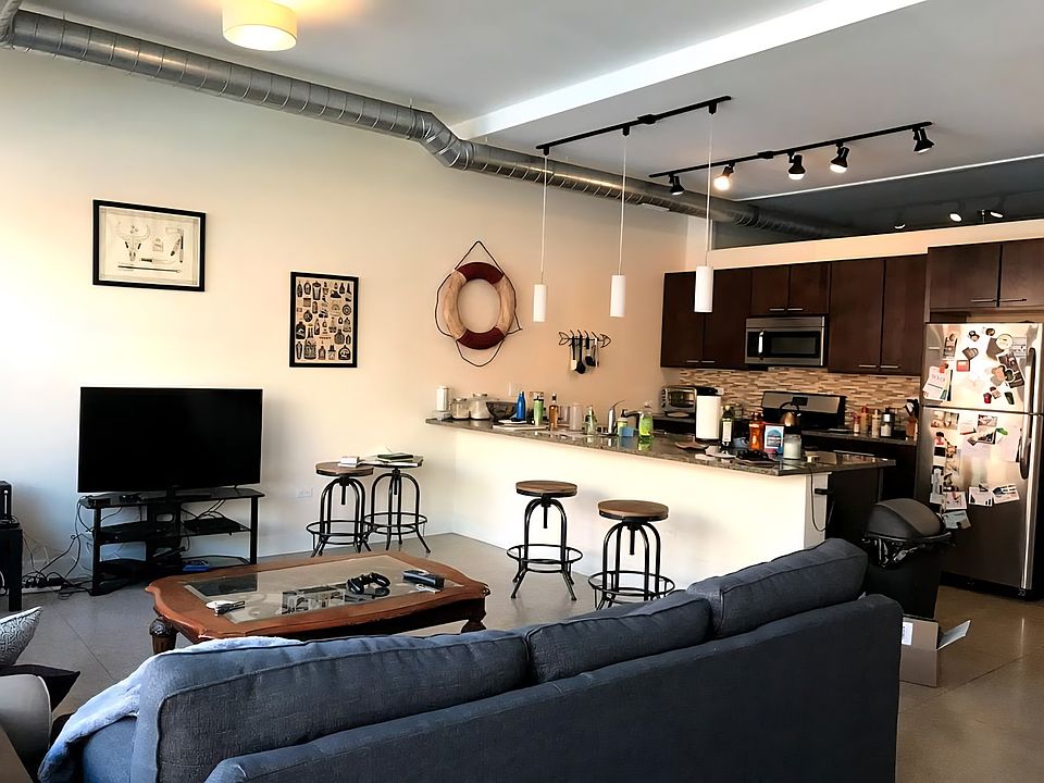 1st image of 2764 N Milwaukee Ave #209