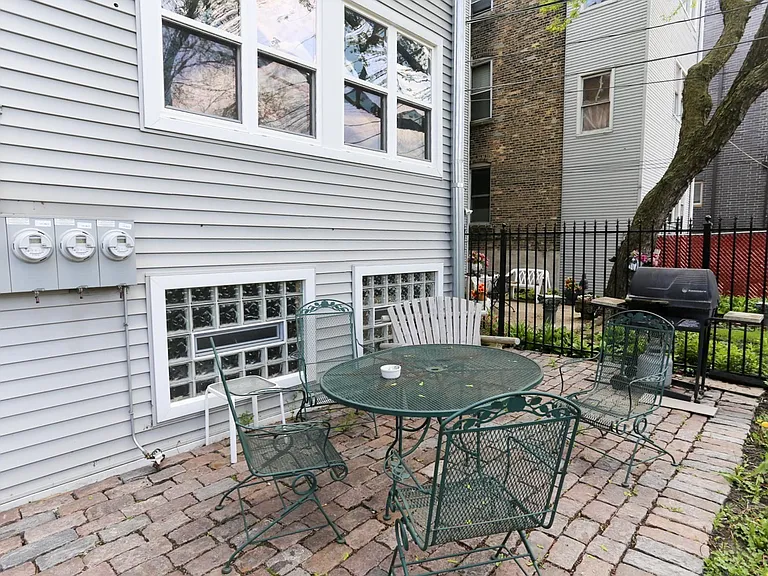 1650 N. Rockwell — Photo 34