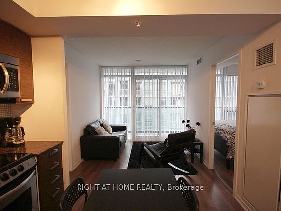 5th image of 36 Lisgar St #2016W