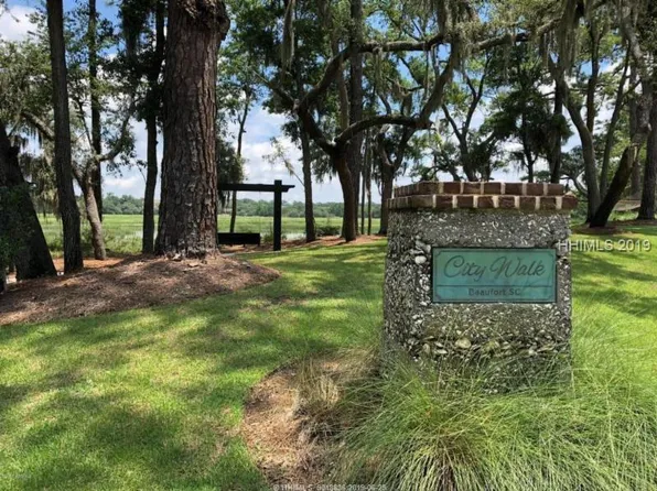 609 Huguenin Dr, Beaufort, SC 29902
