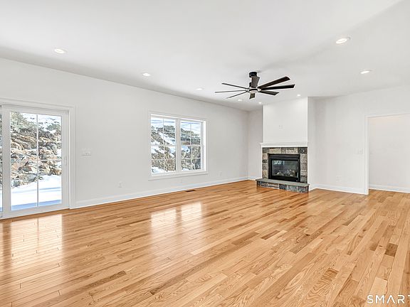 4th image of 15 Hunting Ridge Road