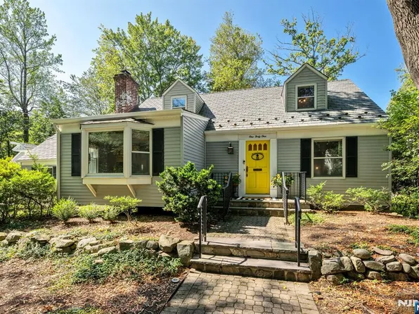 141 Morton Dr, Ramsey, NJ 07446