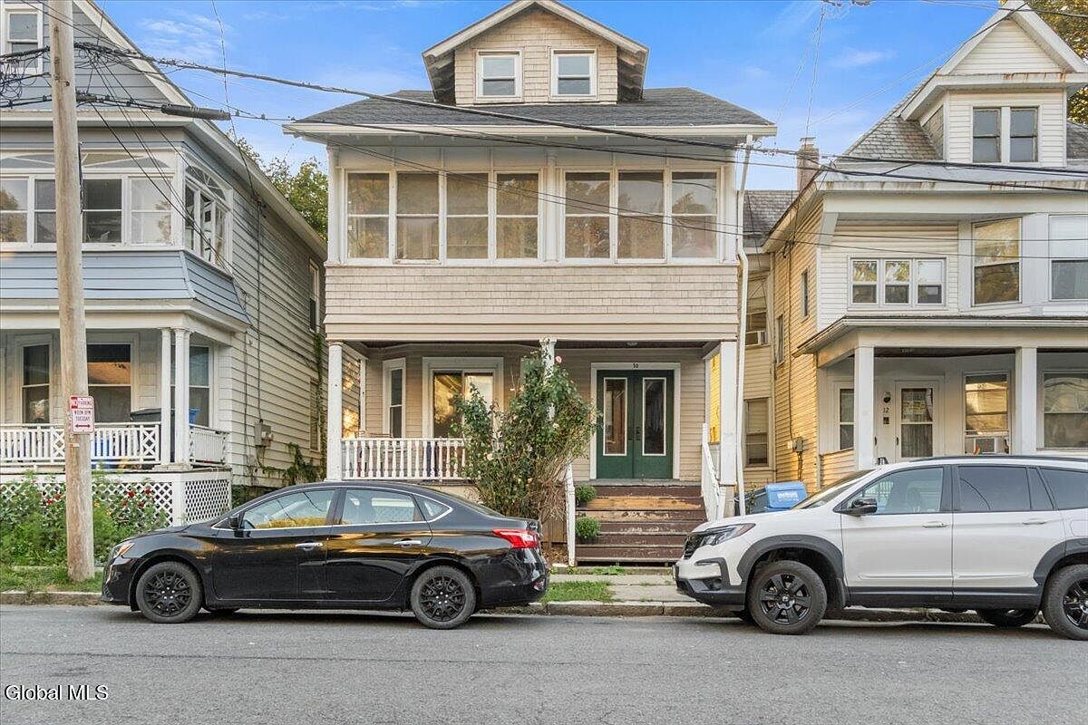 1st image of 10 Magnolia Terrace