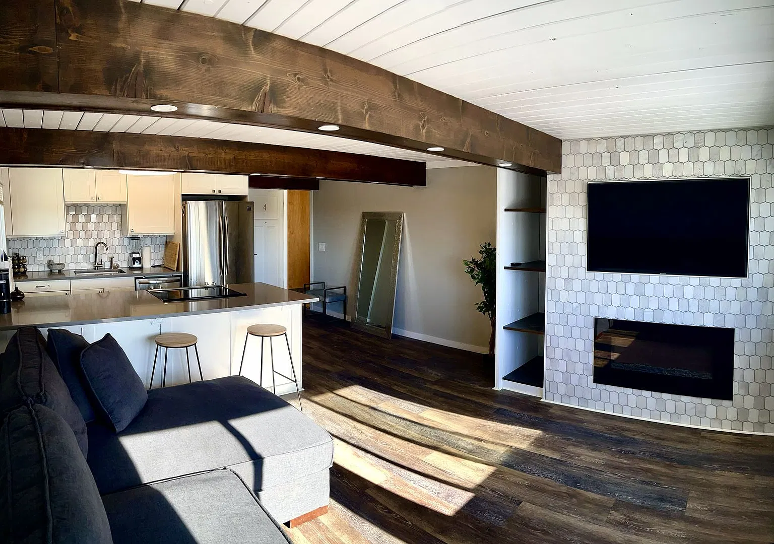 Delmar Court — Photo 4