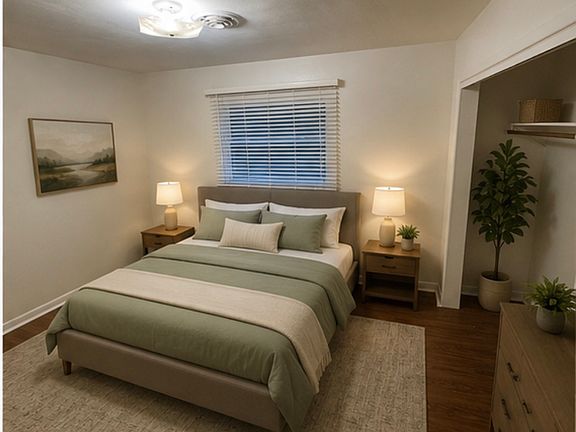 5th image of 2333 Gillespie St Unit 2