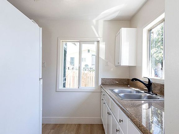 3rd image of 1020 Sentinel Ave