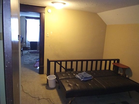 Upstairs bdrm