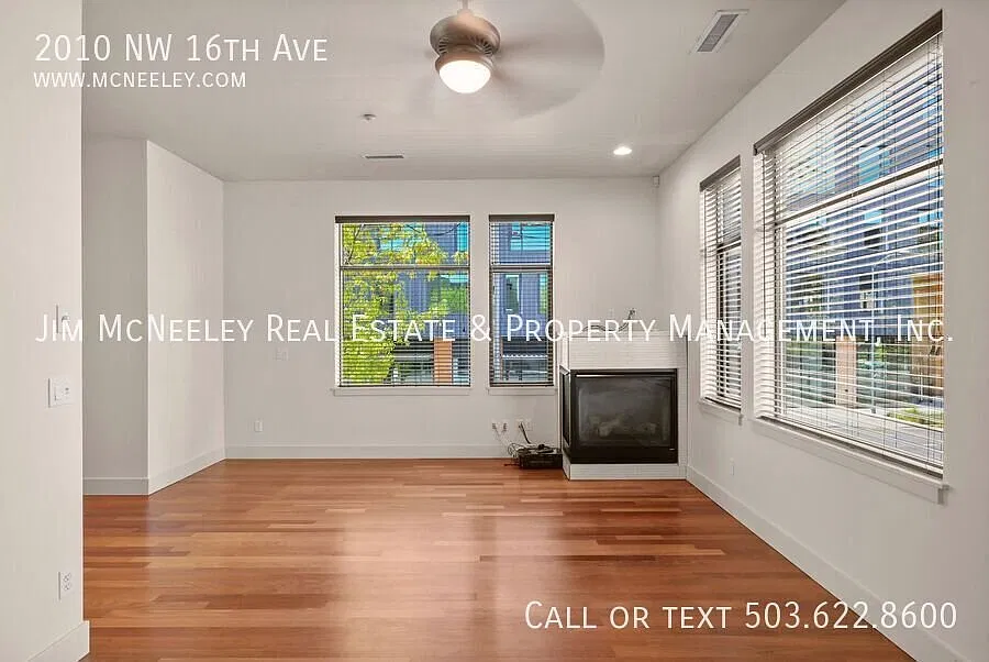 Rare NW Portland Executive Home | 1,795 SF + Garage | 2BR/2.5BA — Photo 2