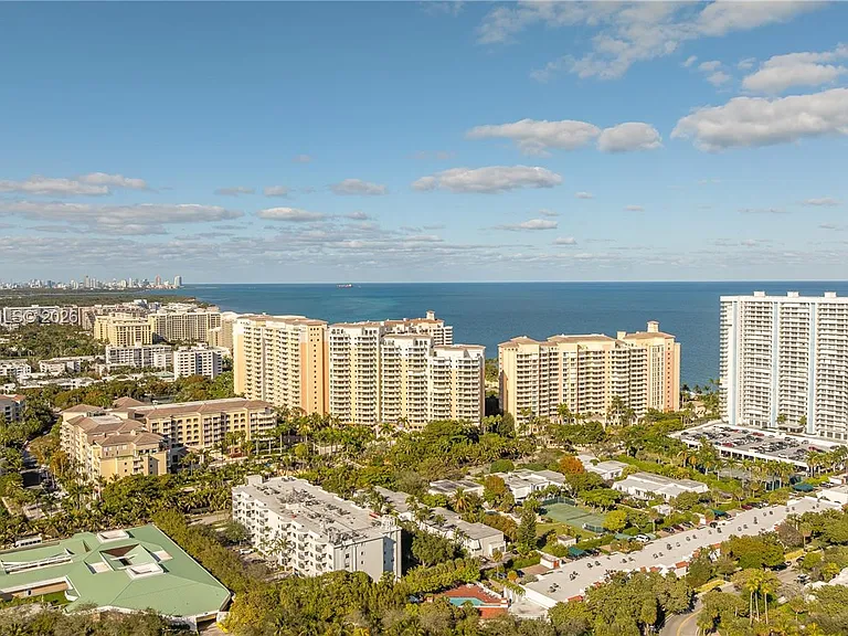 210 Sea View Dr #207 — Photo 35