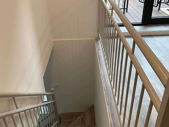 5th image of 433 W 53rd St #12