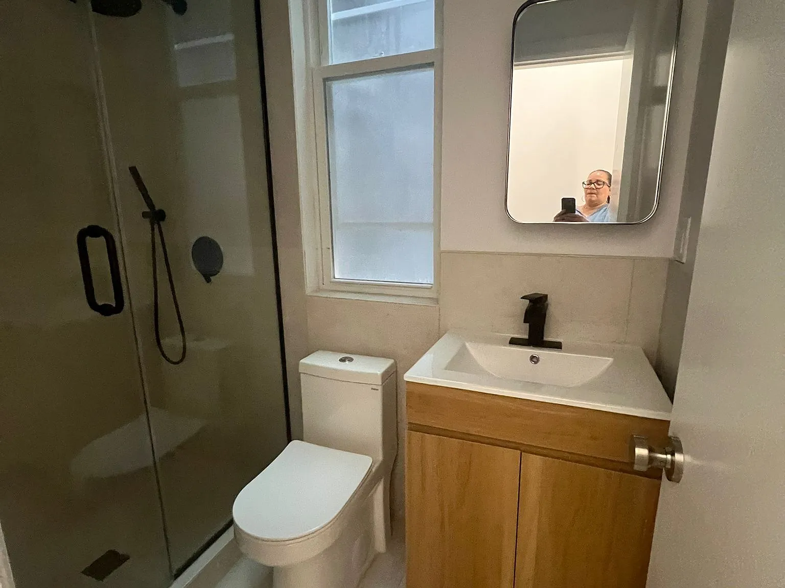 Studio, $2,400 — Photo 2