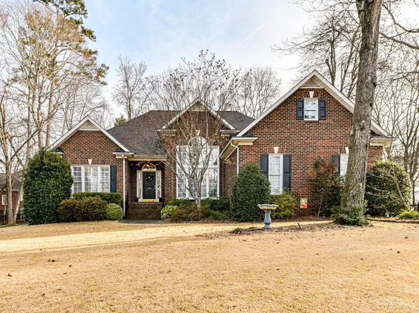 2611 Carmarthen Ct, Matthews, NC 28104