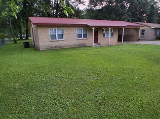 712 Crestview Dr, Carthage, MS 39051
