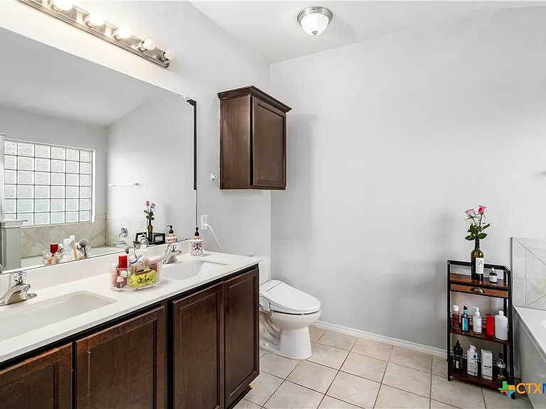 5634 Stonehaven Dr — Photo 22
