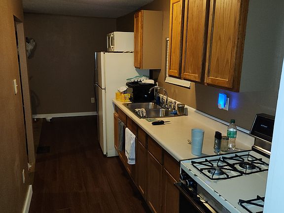 5th image of 214 3rd Ave #2