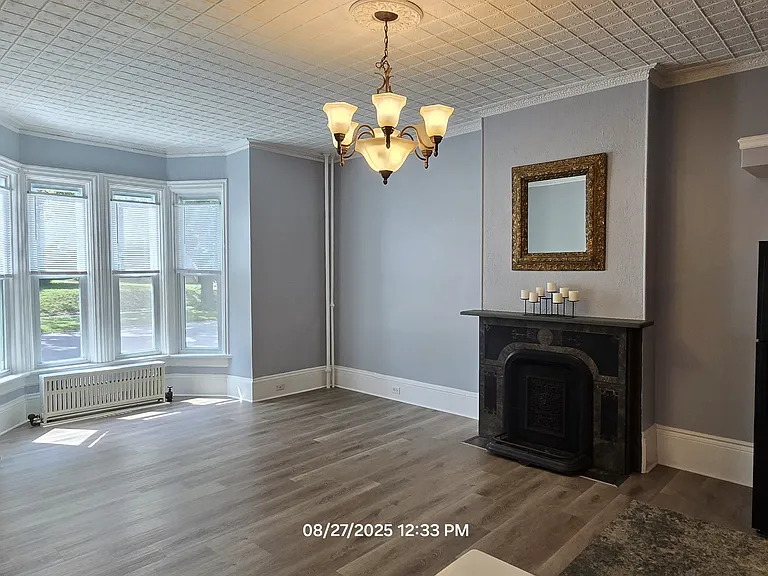 212 Oak St #1 — Photo 7