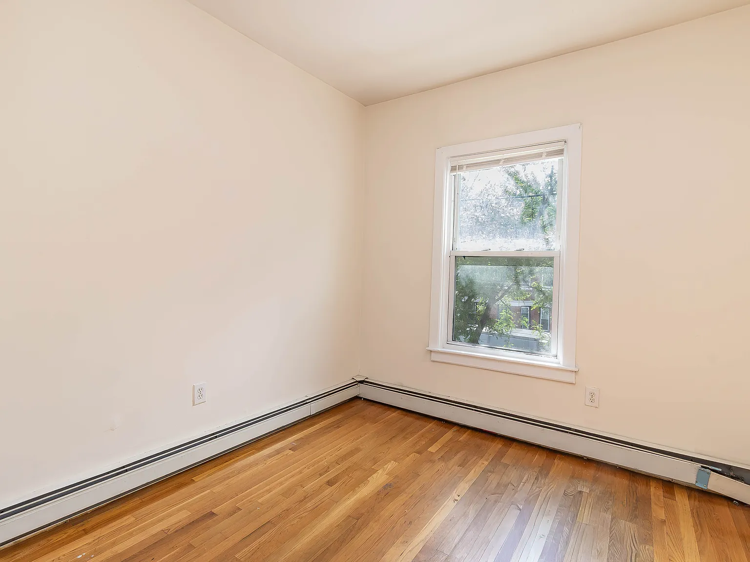 3 bed, 1.0 bath, $2,700 — Photo 4