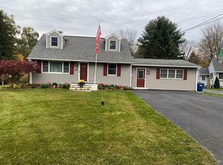 102 Sherwood Dr, Camillus, NY 13031