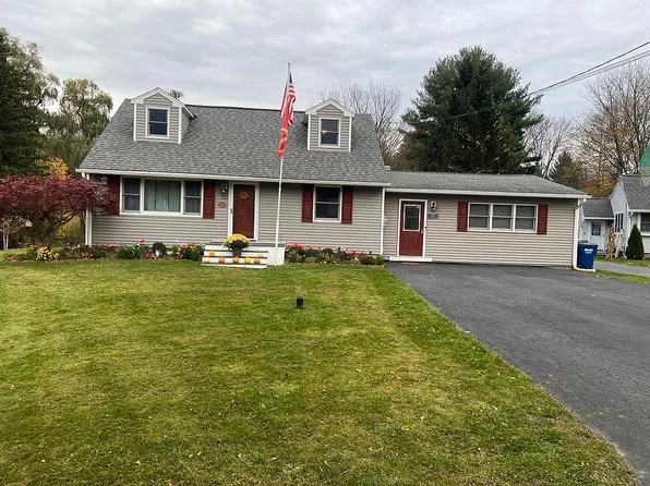 102 Sherwood Dr, Camillus, NY 13031