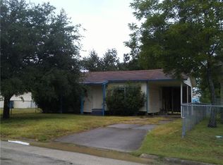 1111 Tilley St, Port Lavaca, TX 77979