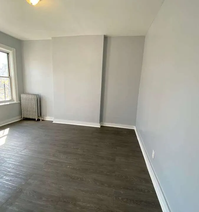 138 Hawthorne Ave #4R