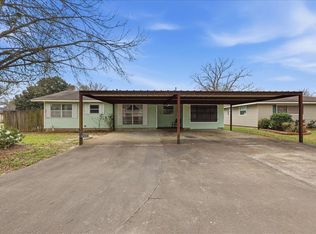 412 S 4 1/2 St, Nederland, TX 77627