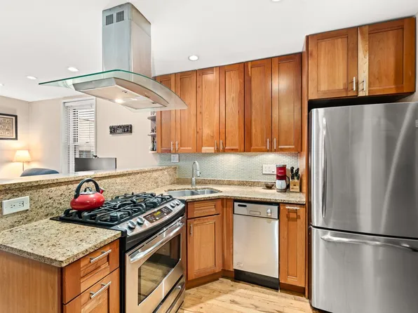 309 East 87th Street 6H image 2 of 8